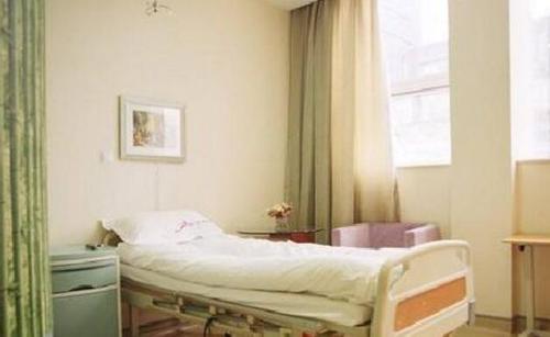 深圳市人民医院温馨舒适的病房